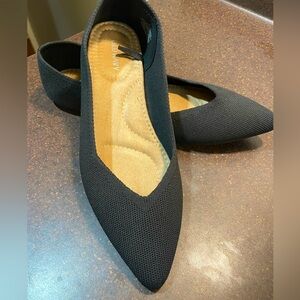 Old Navy Black “MIA/Rothy style” flat size 7 shoe